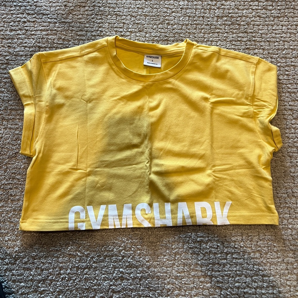 Gymshark cropped tshirt yellow